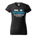 KOSZULKA DAMSKA Z HUMORYSTYCZNYM NADRUKIEM ŻONA MECHANIKA KOSZULKA DAMSKA Z HUMORYSTYCZNYM NADRUKIEM ŻONA MECHANIKA