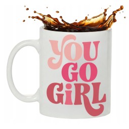 KUBEK DZIEŃ KOBIET PREZENT DLA ŻONY NARZECZONEJ DZIEWCZYNY Z NAPISEM 330 ml