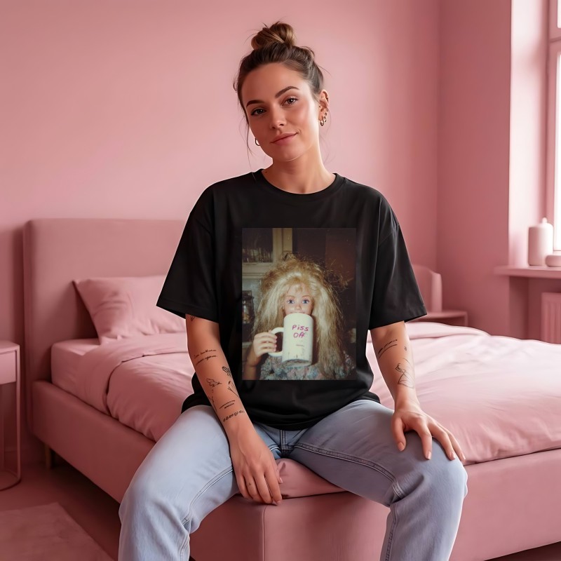 KOSZULKA Z BARBIE CZARNA OVERSIVE GRUBA MEM DISGUSTED DOLL FACE