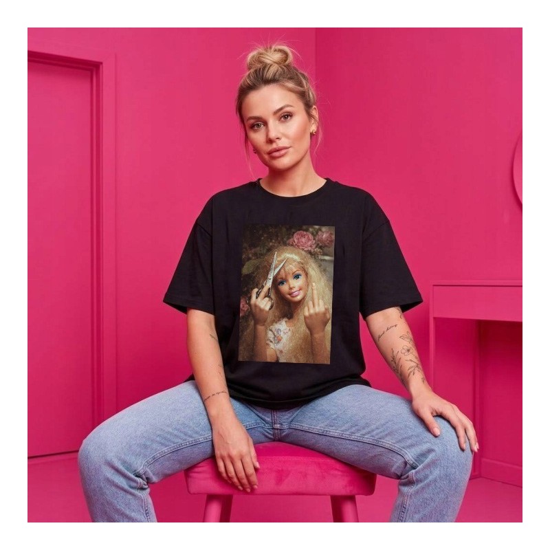 KOSZULKA Z BARBIE CZARNA OVERSIVE GRUBA MEM DISGUSTED DOLL FACE