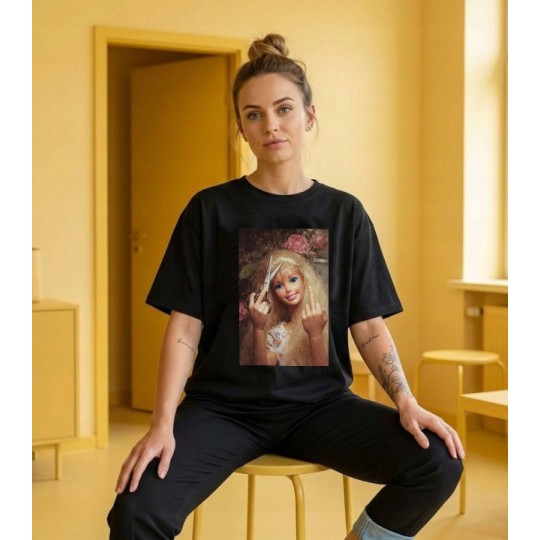 KOSZULKA Z BARBIE CZARNA OVERSIVE GRUBA MEM DISGUSTED DOLL FACE