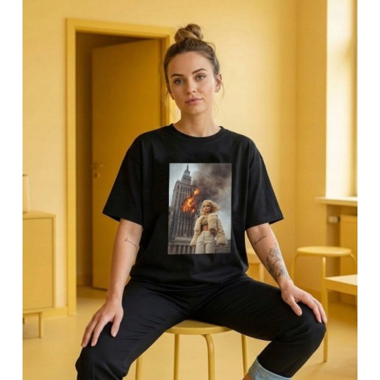 KOSZULKA Z BARBIE CZARNA OVERSIVE GRUBA MEM DISGUSTED DOLL FACE