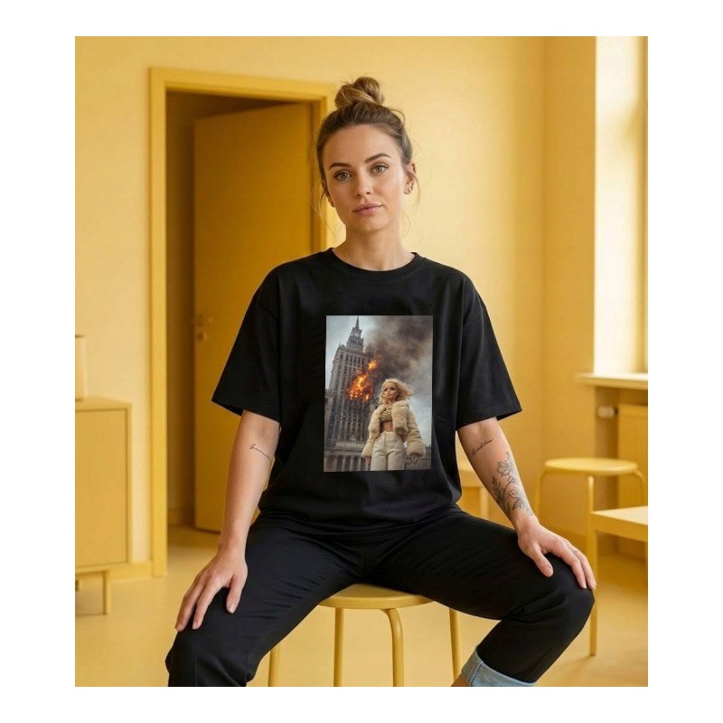 KOSZULKA Z BARBIE CZARNA OVERSIVE GRUBA MEM DISGUSTED DOLL FACE