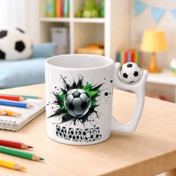 KUBEK MAŁEGO PIŁKARZA Z IMIENIEM NA PREZENT PIŁKA NOŻNA CERAMICZNY 330ml